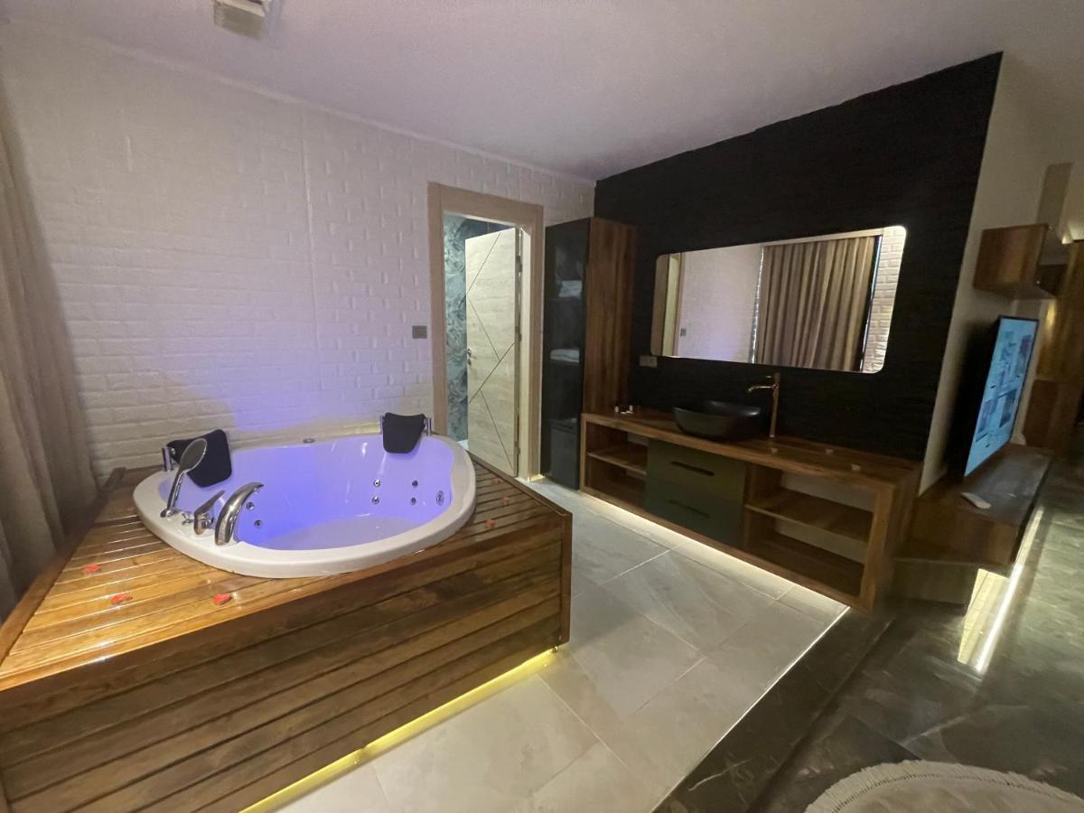 LE LUXE Suites Hotel&Spa Bursa Extérieur photo